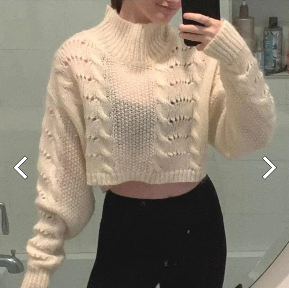 Free People NWOTs Cropped Sweater